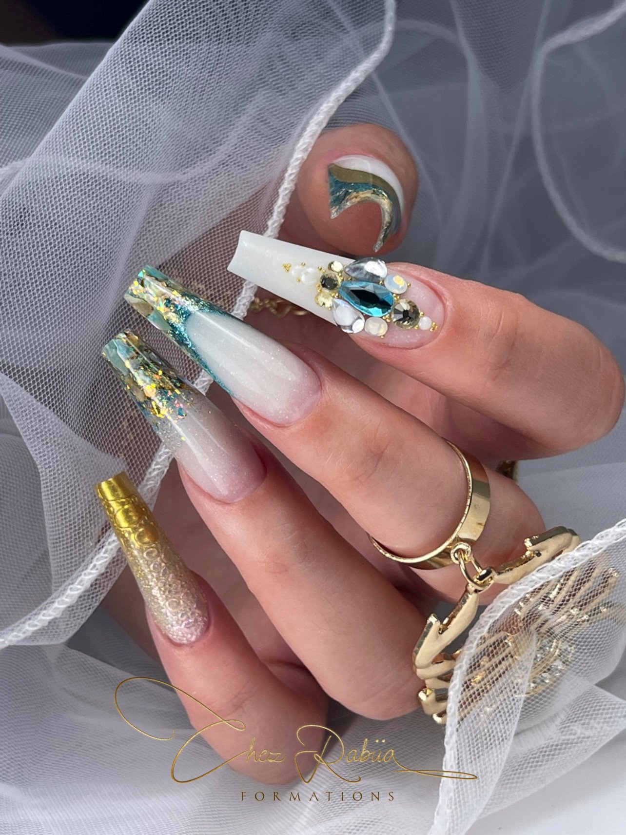 A6CA5CDB-0E34-40D9-9A7F-225B24FD51ED